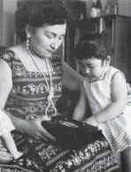 Hilda Gadea y su hija Hilda Beatriz Guevara